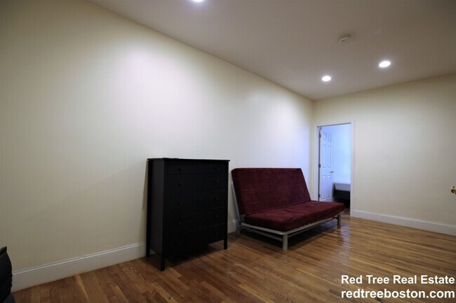 Photo - 1868 Commonwealth Ave Apartment