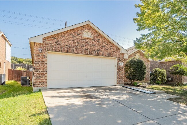 Building Photo - 10124 Sourwood Dr