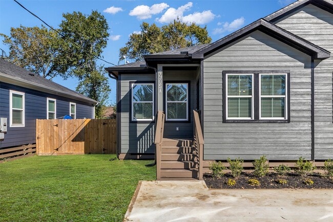 Building Photo - 4905 Paula St