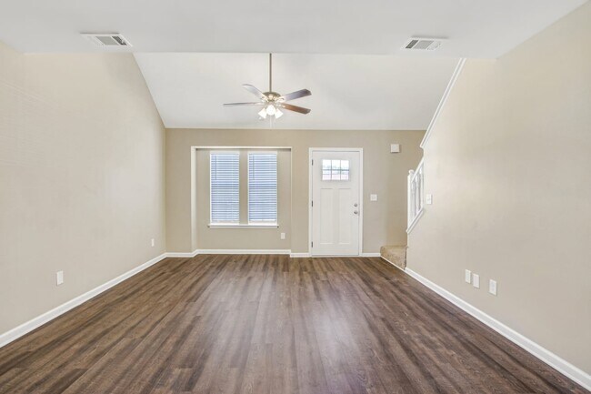 Building Photo - 6861 John Clark Dr