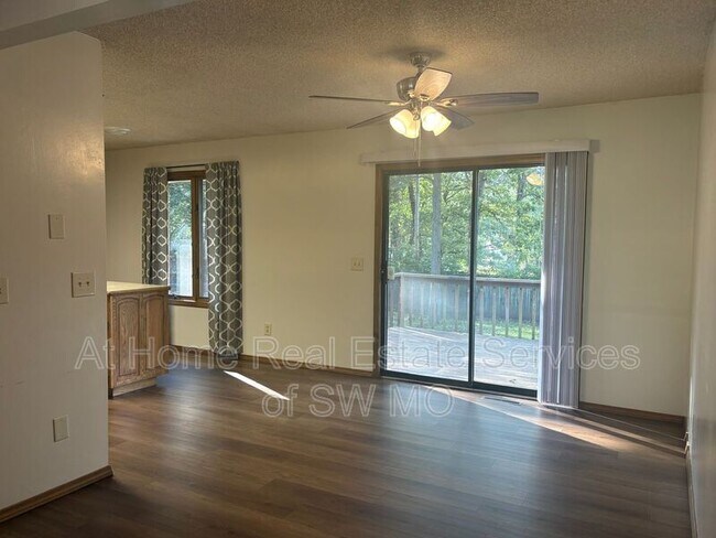 Foto del edificio - 1310 W Bradley St