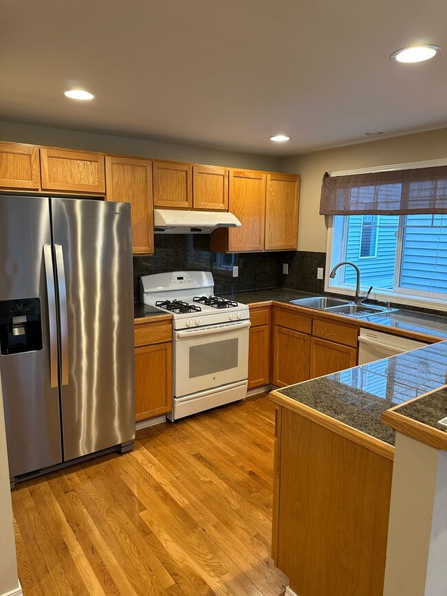 Foto del edificio - 3 bed 2 bath Townhome Green Lake Neighborh...