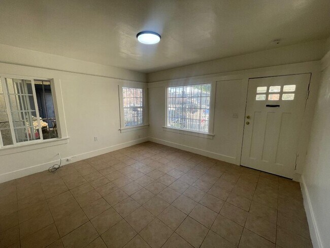 Foto del edificio - 702 W Vernon Ave