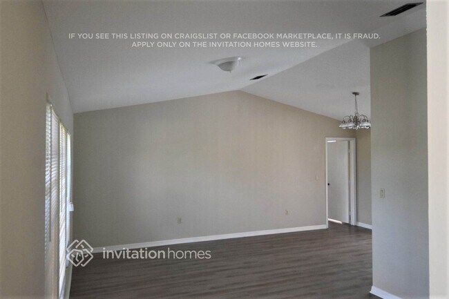 Building Photo - 2117 Mauritania Rd