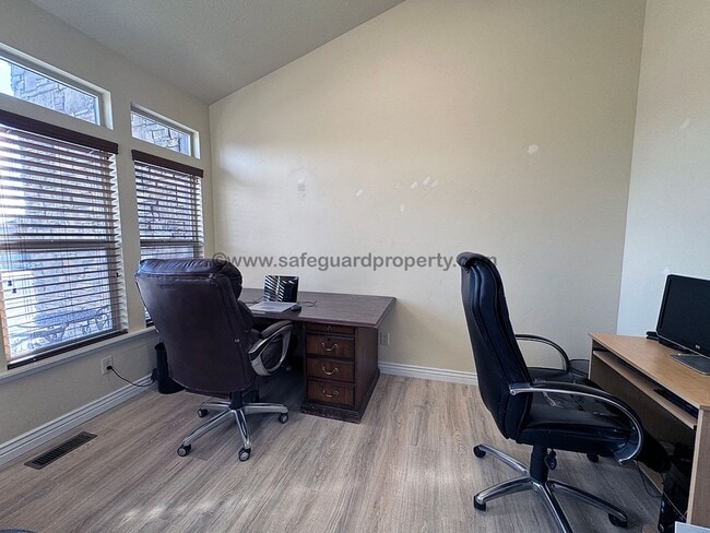 Building Photo - Beautiful Home available for July & August...