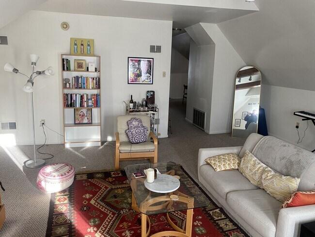 Sala de estar - 525 Shady Ave