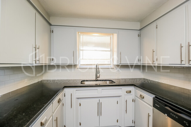 Foto del edificio - 924 SW 5th St