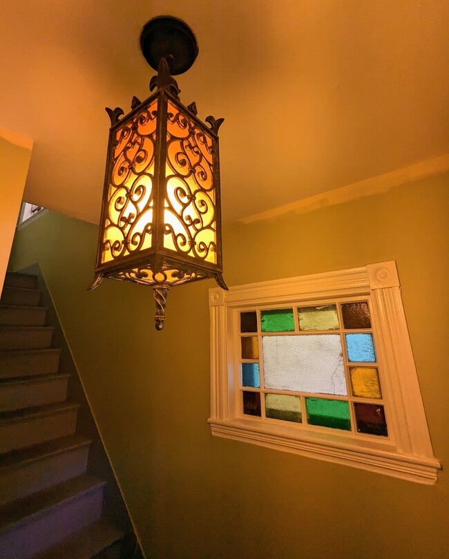 Building Photo - 241 Spring St