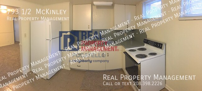 Building Photo - 2 Bedroom 1 bath Apartment - Lower level a...