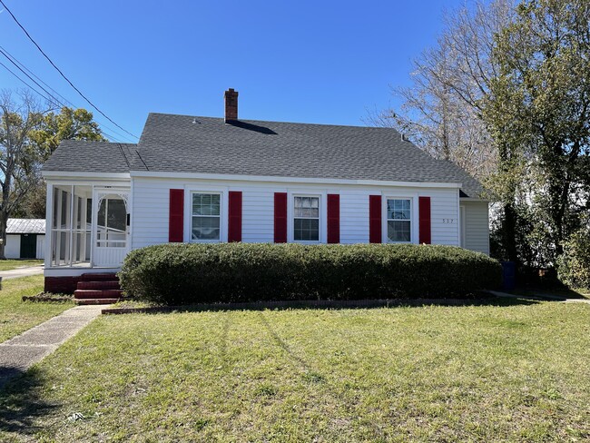 Photo - 517 Woodlawn Ave House
