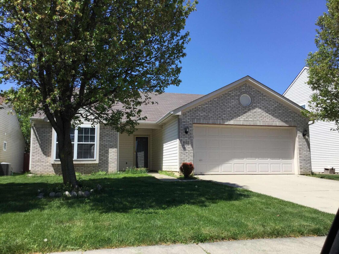 Foto principal - 8102 Garden Ridge Road