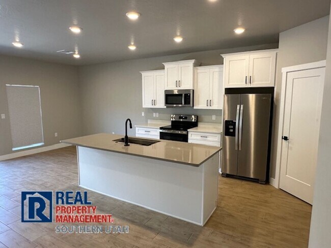 Building Photo - $500 Off First Month's Rent