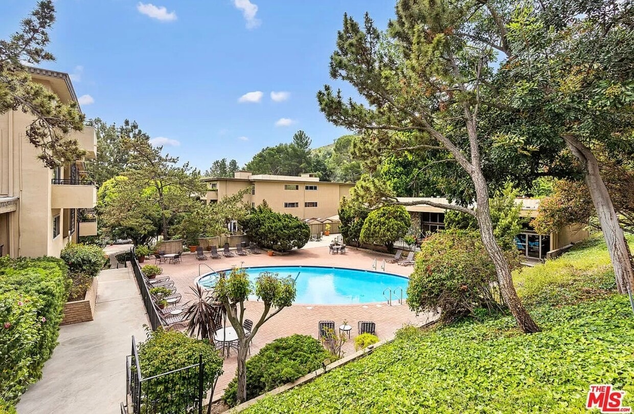 6736 Hillpark Dr Unit 102, Los Angeles, CA 90068 - Condo for Rent in ...