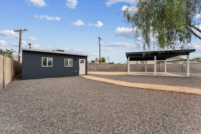 Foto del edificio - 1548 N Upland Cir