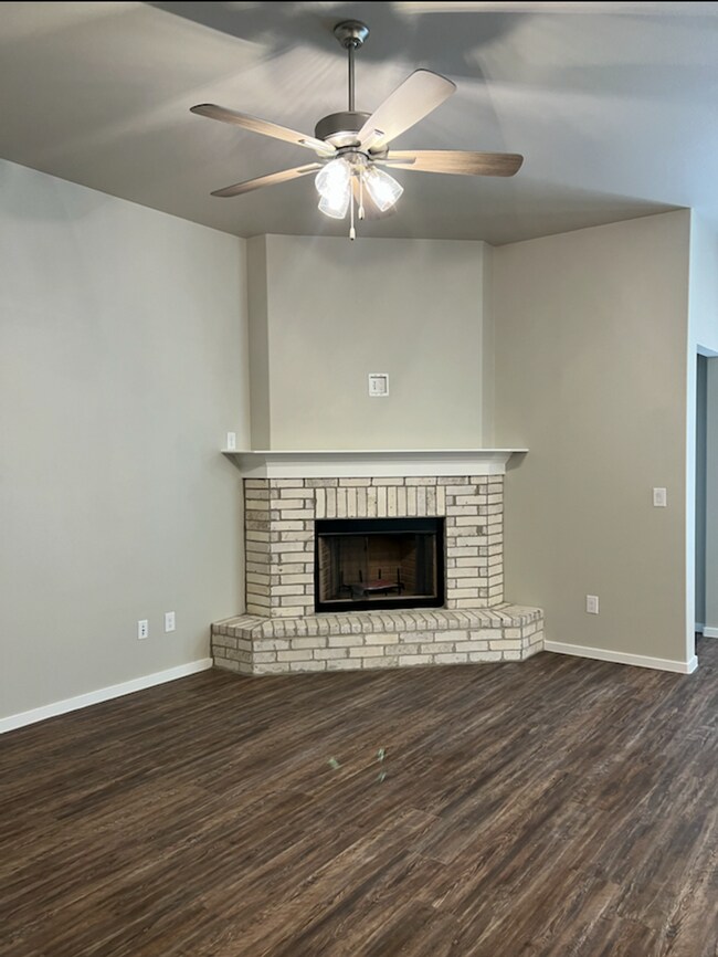 Building Photo - Beautiful 4 Bedroom Home Available 6/15/24