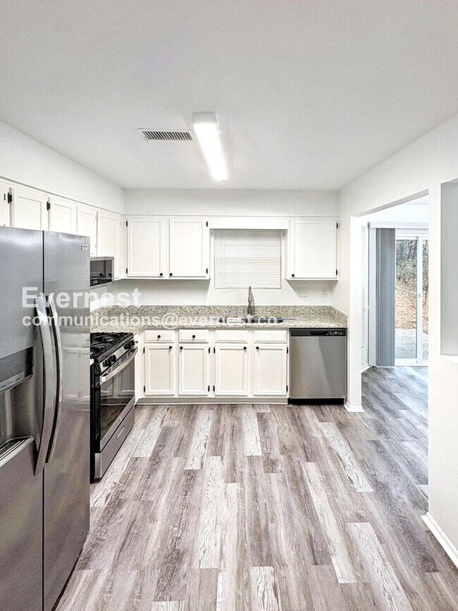 Foto del edificio - 6157 St Christophers Ct