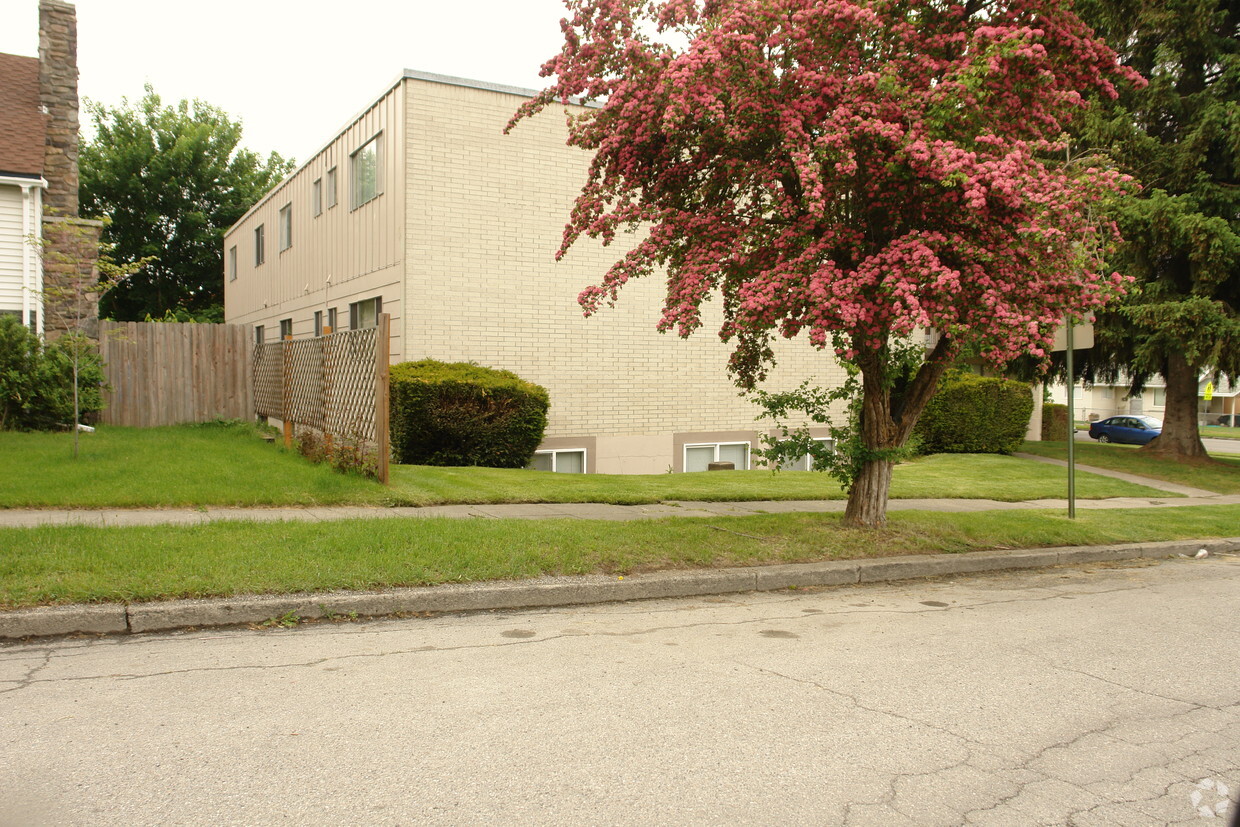 Foto del edificio - 1025 E Coeur D Alene Ave