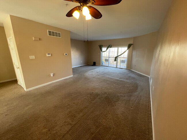 Open concept living and dining room - 240 Roosevelt Ave