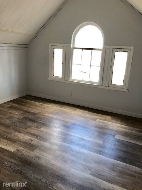 Building Photo - 3 br, 1 bath  - 127 Beacon Ave Unit 2