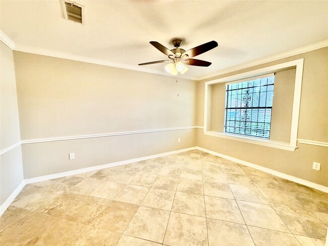 Foto del edificio - 5838 Ludington Dr
