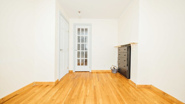 Foto del edificio - 1505 Gates Ave
