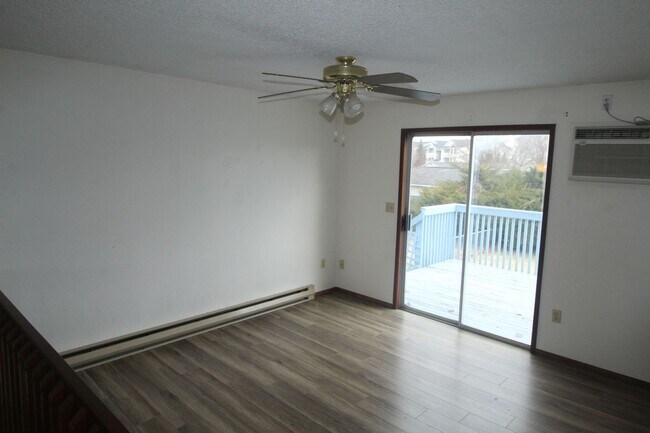 Foto del edificio - 6806 N Hamilton St