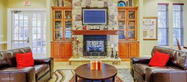 Building Photo - 501 Ranch Road 620 S
