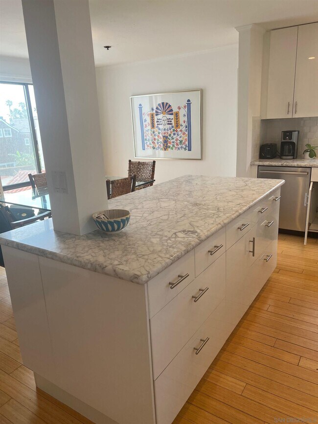Building Photo - 8263 Camino Del Oro