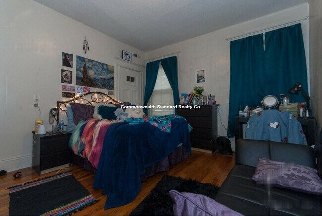 Building Photo - 14B Ashford Unit 4