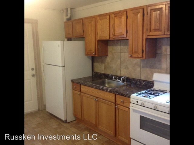 Building Photo - 48 Hallet St