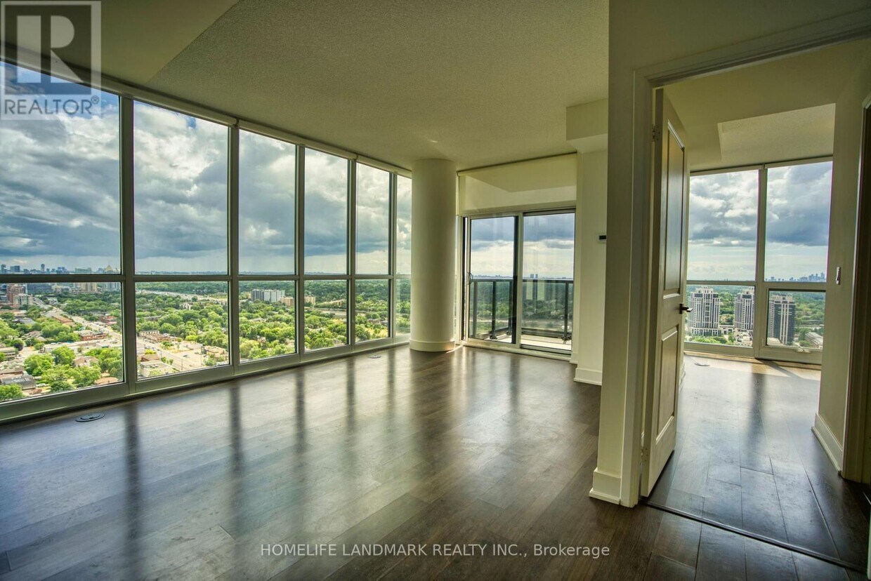 Photo principale - 88 Sheppard Ave E