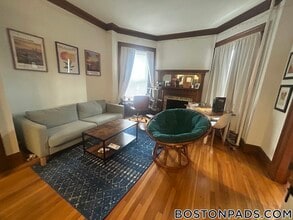 Building Photo - 849 Beacon St
