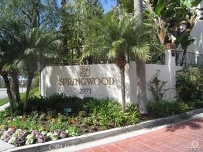 Building Photo - 2971 Plaza del Amo