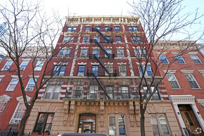 Building Photo - 312-316 W 20th St