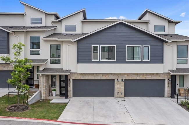 Building Photo - 2050 1/2 Lohmans Spur Rd