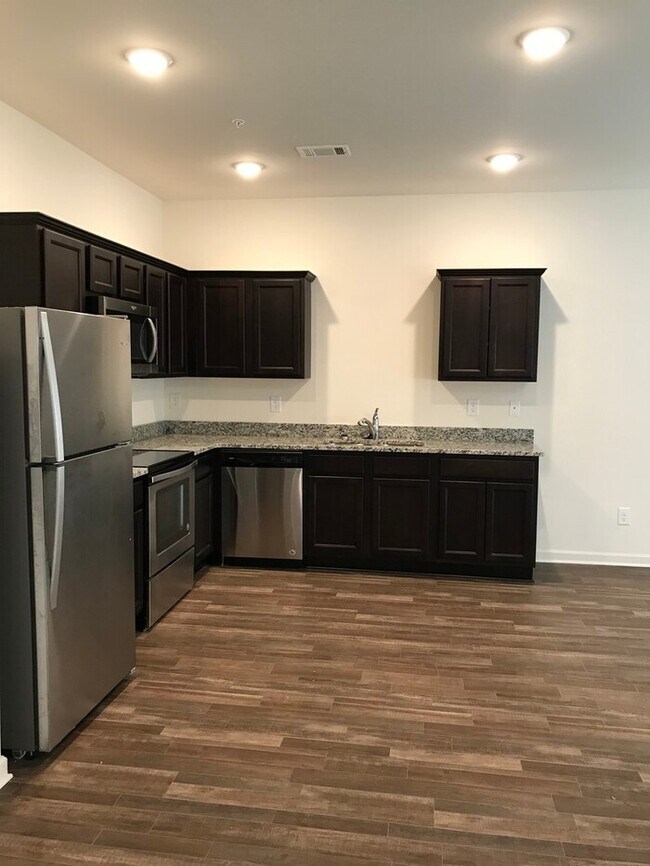 1881 Millstream Hollow Conyers GA 30012 Townhouse For Rent In 