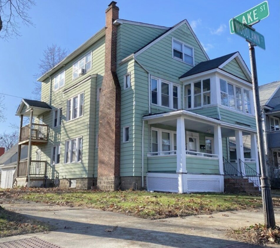 166 Woodlawn St, Springfield, MA 01108 Townhome Rentals in