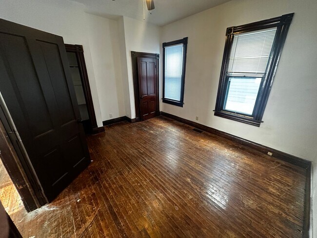 Building Photo - 305 N 16th st.
