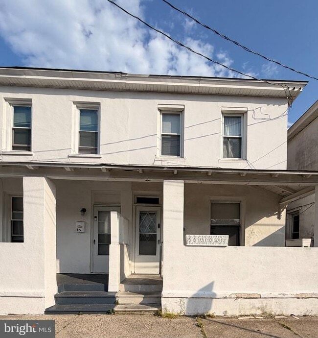 Building Photo - 526 Drexel Ave