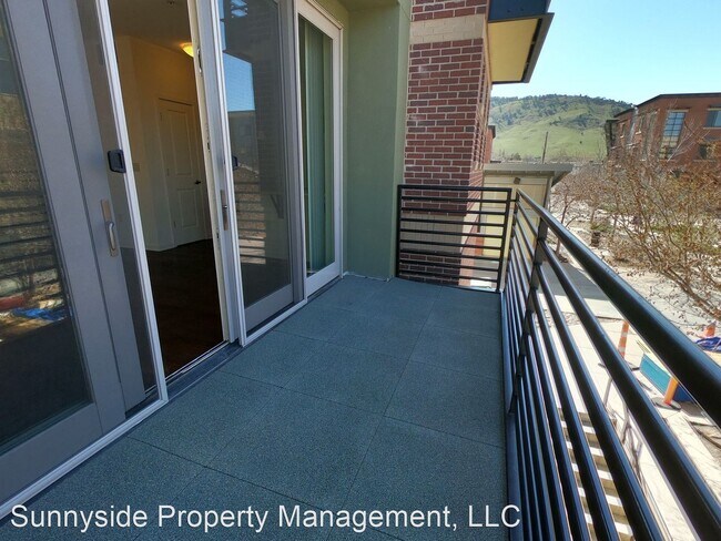Building Photo - 2 br, 2.5 bath House - 4555 13th St #2A