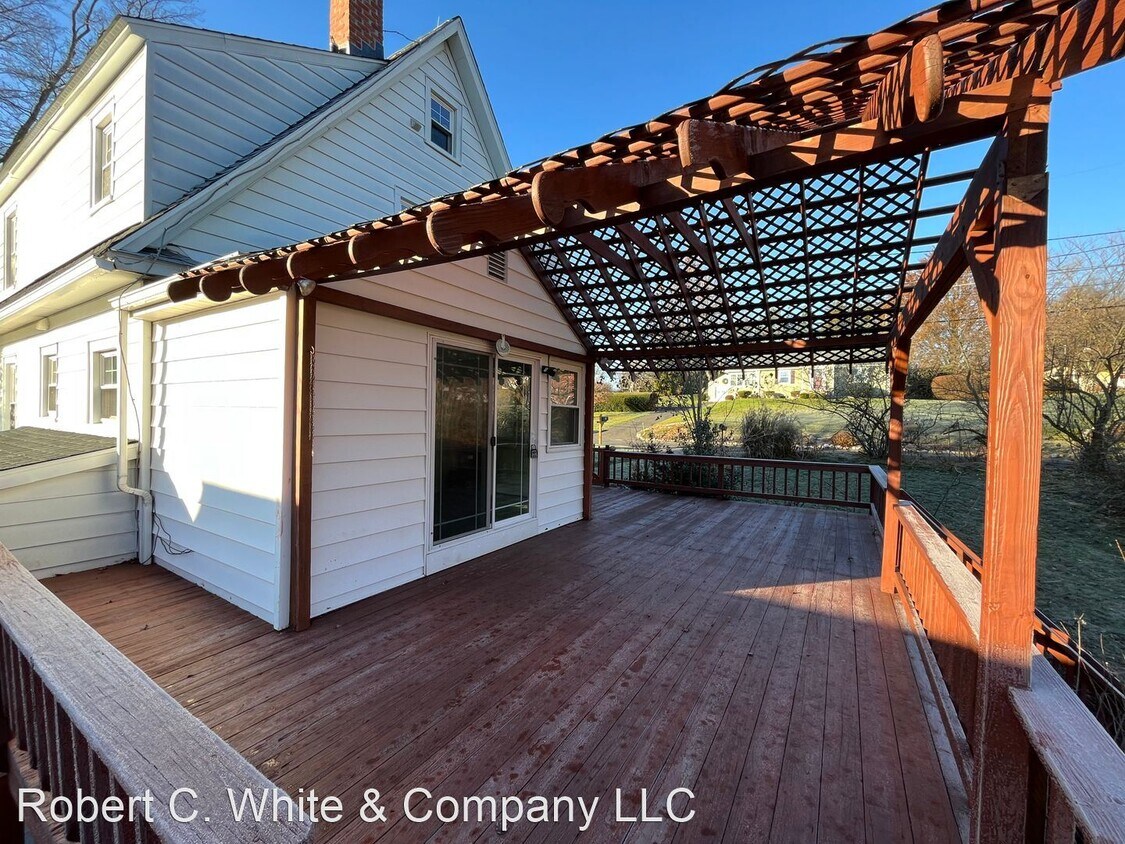 310 Tryon St, Middletown, CT 06457 House Rental in Middletown, CT