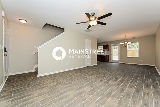Building Photo - 3 Bedroom Pet-Friendly Home in Hampton, GA with Main Street Renewal