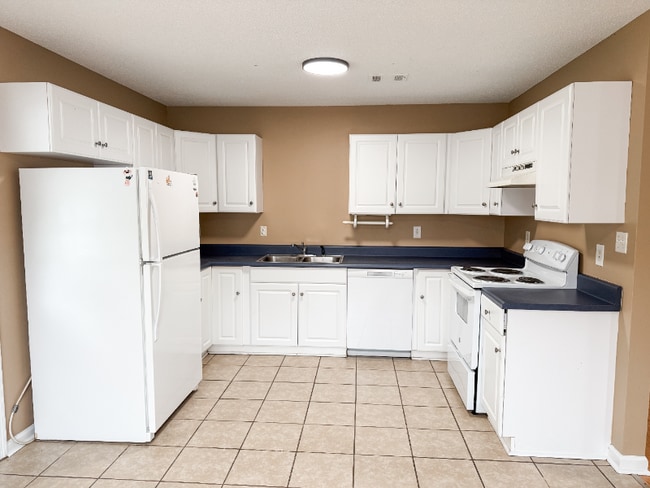 Building Photo - 304 Spring Creek Dr