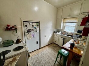 Building Photo - 404 S Van Buren St