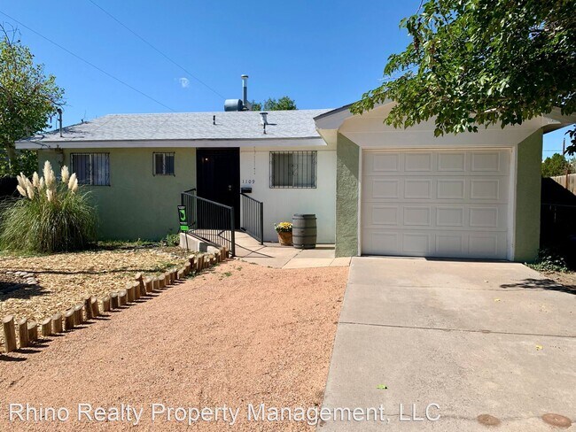 Foto del edificio - 2 br, 2 bath House - 1109 12th St NW