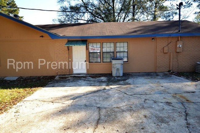 Foto del edificio - 3712 Groom Rd