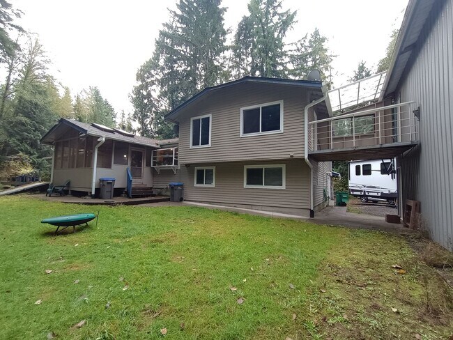 Foto del edificio - 2.5 Acres of Private Land in Poulsbo