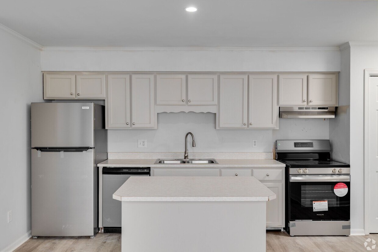 Foto principal - Greenwood Pointe