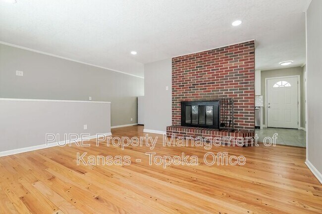 Building Photo - 9917 Flora Ave