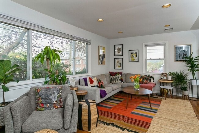 Foto del edificio - 160 Magnolia Ave